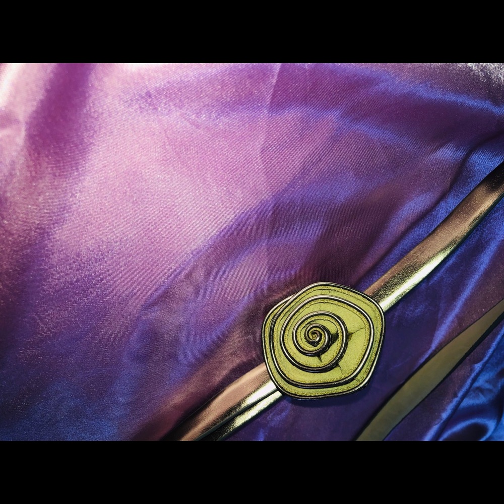 Gold belt with rose buckle